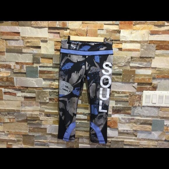 LULULEMON ATHLETICA Sport Capri  - Picture 1 of 6